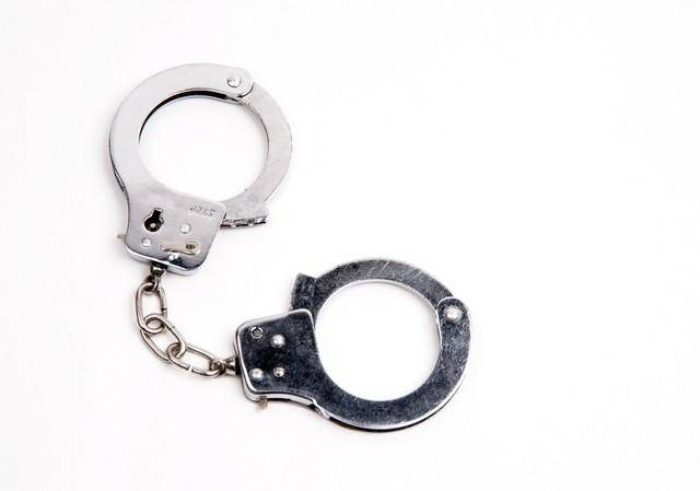皇冠登1登2登3_装修工未拿到12万元工程款皇冠登1登2登3，持刀到公司老板家“求财” 一审因犯抢劫罪被判刑3年