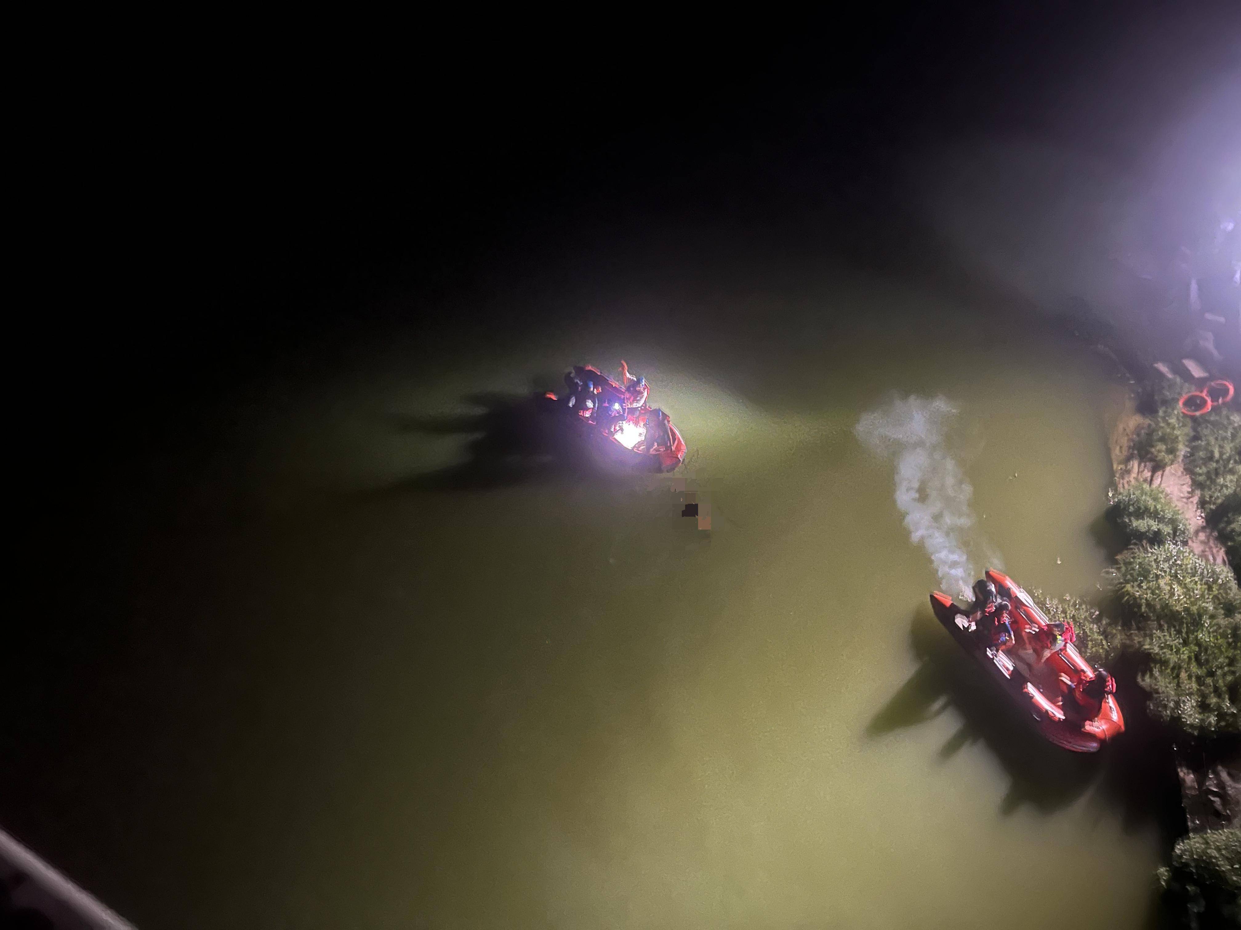 新版hga050
_悲剧！四川一男子夜钓时鱼竿被鱼拖走新版hga050
，下河捞鱼竿时不幸溺亡