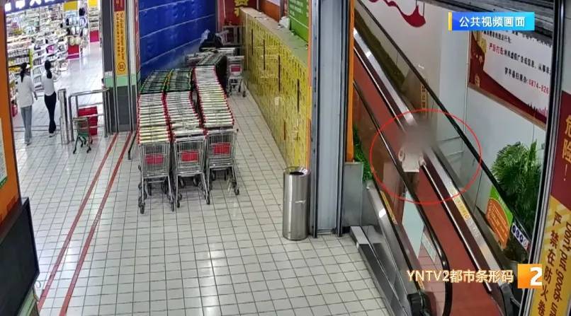 安山小绿人vs华城_不是段子!爸爸带娃玩自己睡着了!一觉醒来安山小绿人vs华城,孩子呢?