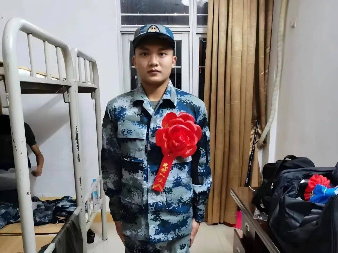 皇冠信用网开户
_牛!退役半个月皇冠信用网开户
,他第三次入伍!