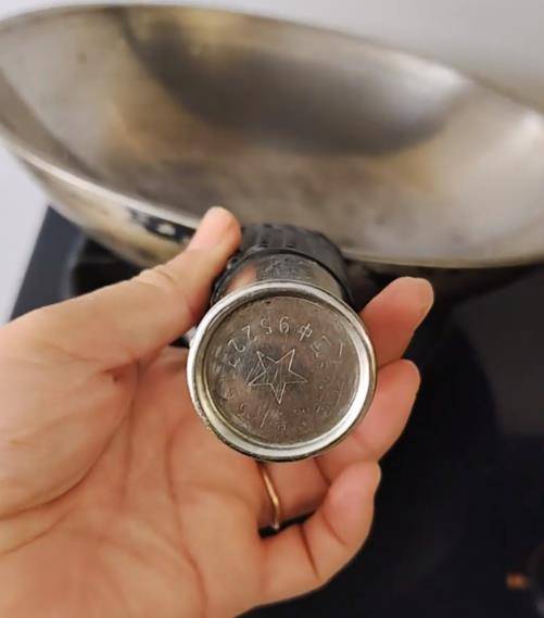 皇冠信用網代理申条件
_铁锅用了二三十年仍不粘不锈皇冠信用網代理申条件
，女子在线寻厂家想“再买一个”，厂家称已停产