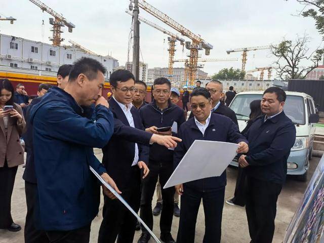 皇冠足球管理平台出租
_北京市西城区区委副书记、区长刘东伟调研菜园街及枣林南里棚户区改造G地块城市更新等工作