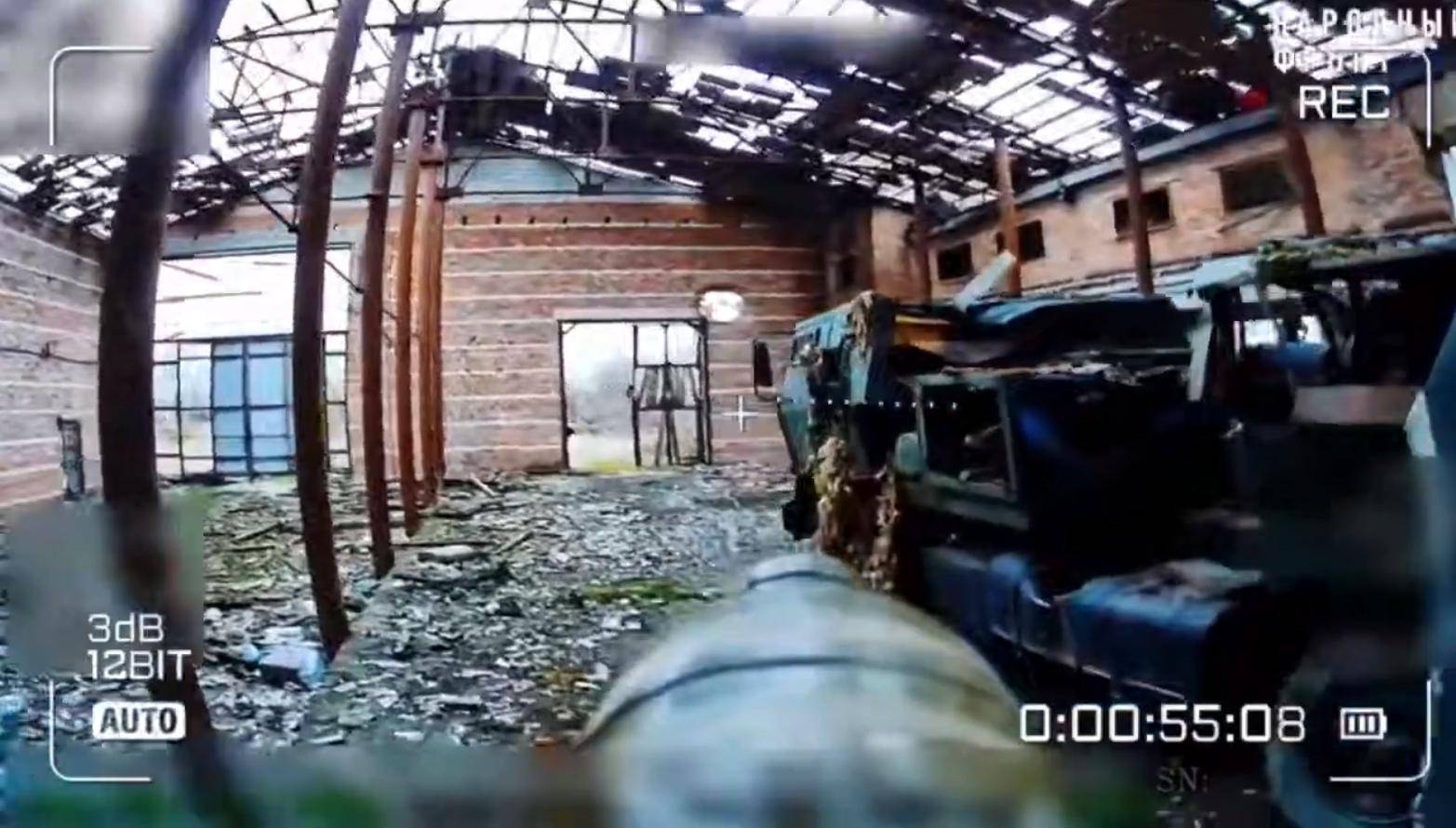 怎么注册皇冠信用盘
_俄军被狠狠上一课:打假海马斯怎么注册皇冠信用盘
,乌军藏地道,靠机器人无人机作战