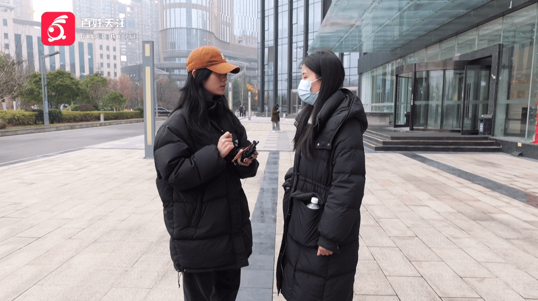 皇冠hga030_“他们在逼我主动离职!”贵阳一女子称因拒绝公司降薪被“拒之门外”皇冠hga030,律师称已涉嫌侵权