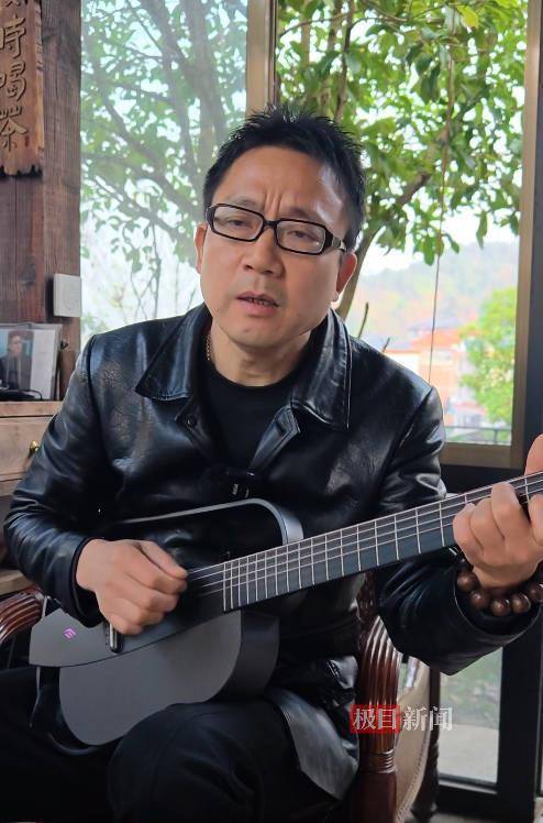 皇冠信用网平台出租_《早安隆回》全网播放量超1600亿皇冠信用网平台出租，作者袁树雄：这首歌让我的负债没了，将为2026世界杯写新歌