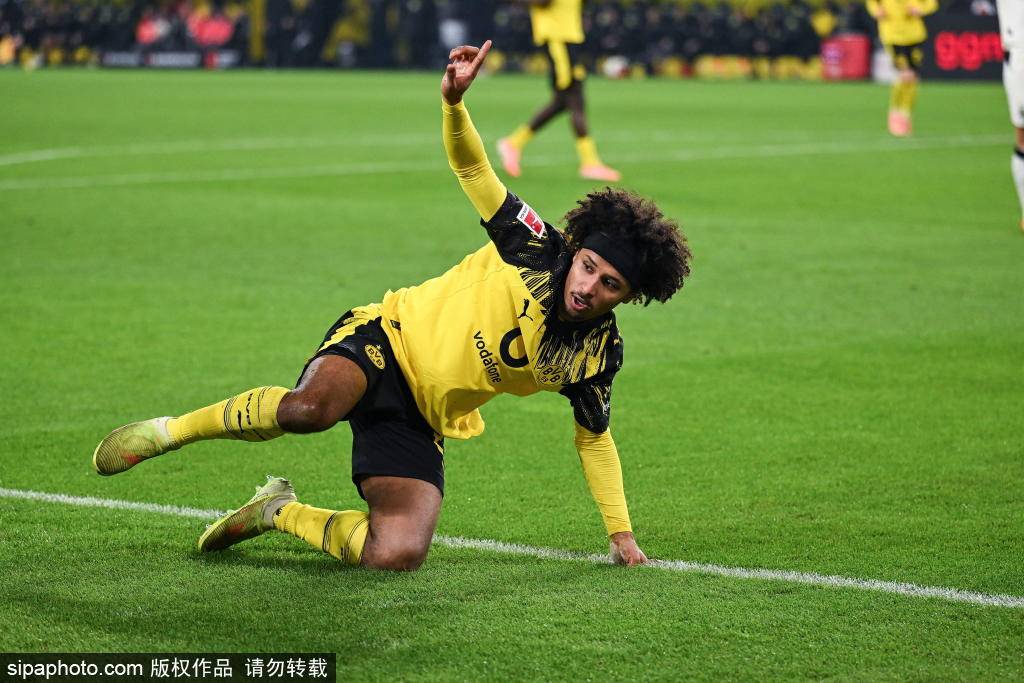 皇冠信用网最新地址_德国杯决赛:樊振东3-0完胜奥恰洛夫皇冠信用网最新地址,萨尔布吕肯大比分1-0领先背后的故事与战术分析