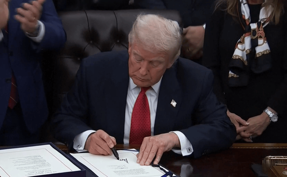 皇冠网址
_特朗普暗示中俄“共治天下”皇冠网址
,入局之前必须谨慎