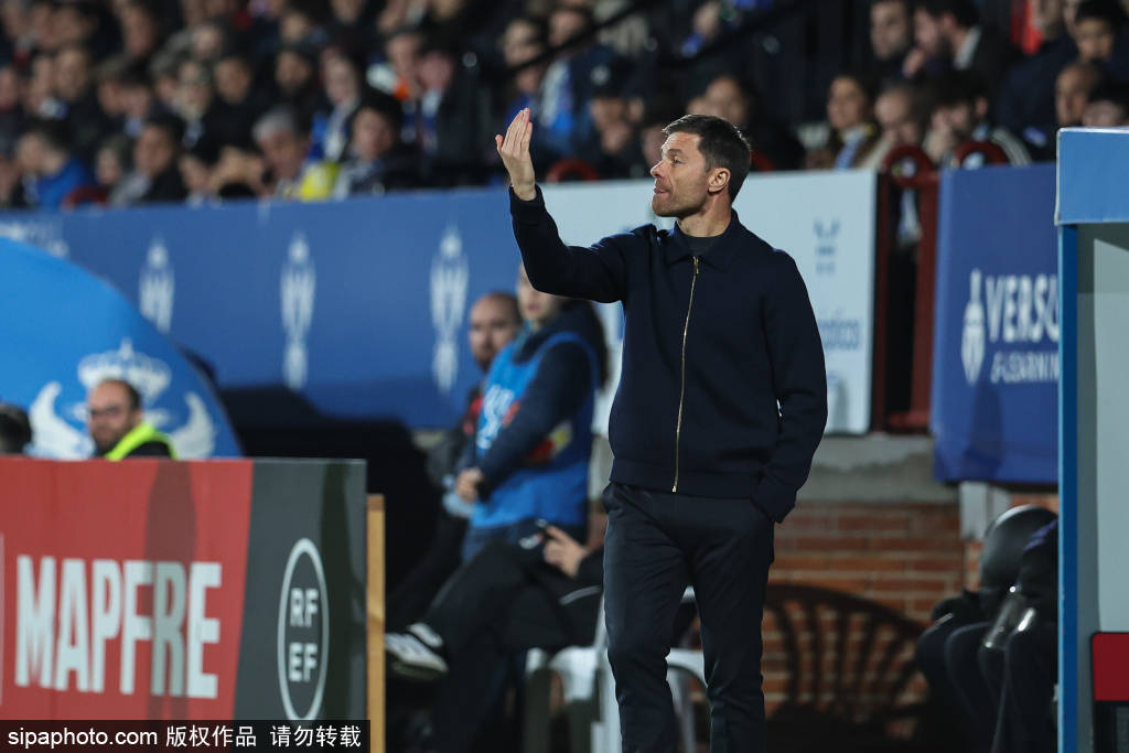 皇冠信用网
_凌晨3点西超杯决赛:皇马巴萨争冠 姆巴佩复出 7大巨星对决