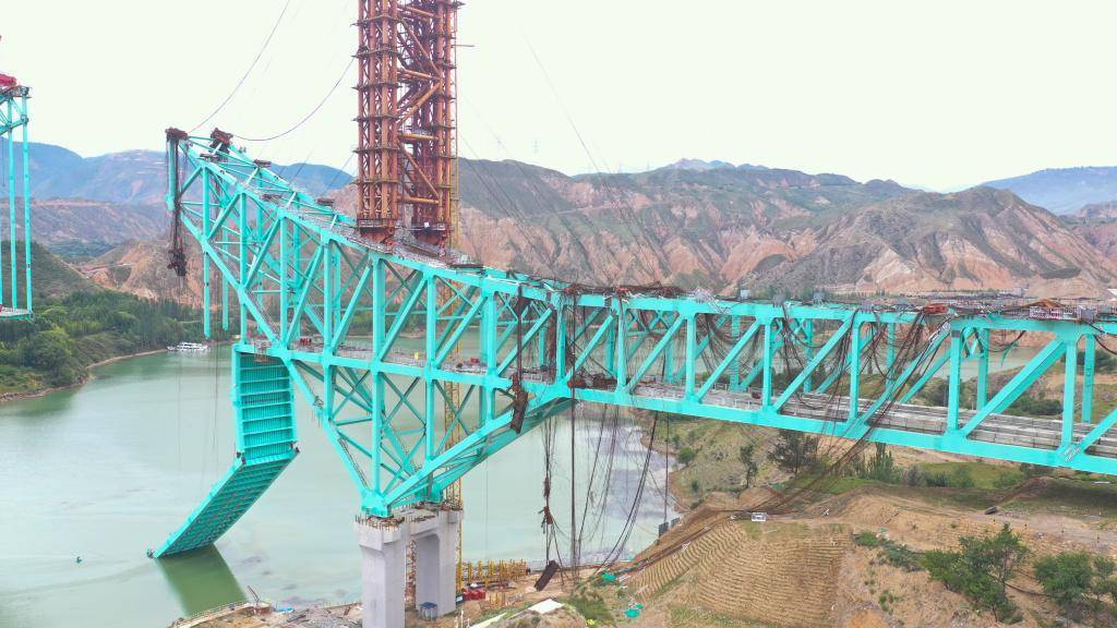 新2网址_青海尖扎大桥垮塌致16人死亡新2网址，应急管理部披露事故细节：物资采购存在严重漏洞，几颗不合格的螺丝导致事故发生