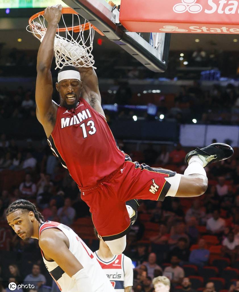 加拿大 vs 卡塔尔
_垃圾时间刷分加拿大 vs 卡塔尔
!阿德巴约超越科比 这个纪录值得庆祝吗?