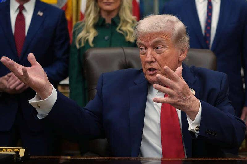 皇冠信用平台出租出售_特拉维夫上空出现鸦群皇冠信用平台出租出售,以色列疑似寻求停火,伊朗表示要为47年账“做个了断”