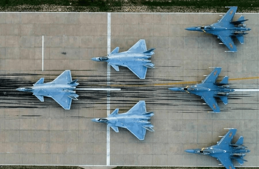 皇冠登3代理申请_外媒：中国不藏着掖着了！面对500架歼20皇冠登3代理申请，望美飞行员各个是王牌