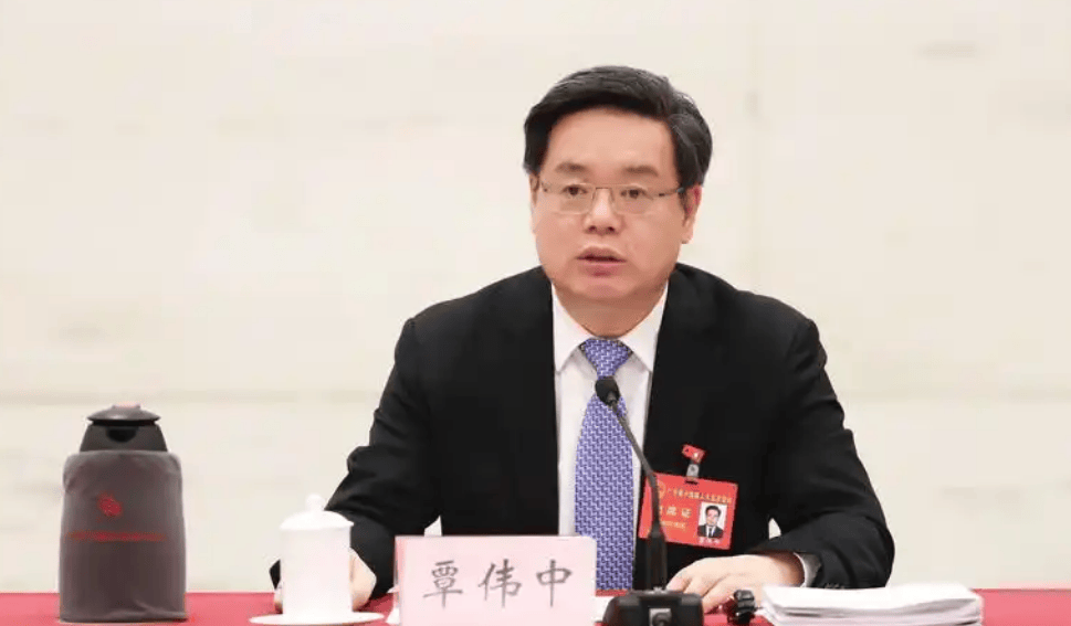 皇冠信用网会员开户_深圳市原市长覃伟中已任广东省人大常委会领导