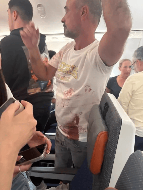 信用盘怎么注册_迪拜航空事故全梳理:机长浑身是血 乘客联手救机